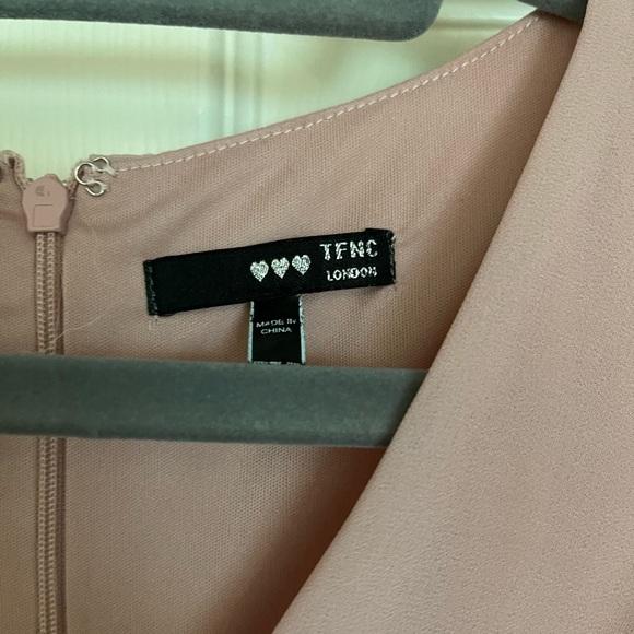 ASOS TFNC bridesmaid flutter sleeve ruffle detail maxi dress in blush - Picture 4 of 5